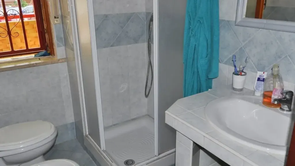Salles de bain - Apartment with Large Terrace in Scalea