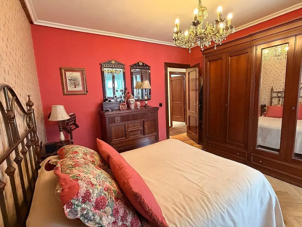 Camere da letto - Spacious Apartment with Dual Entrances in Mieres