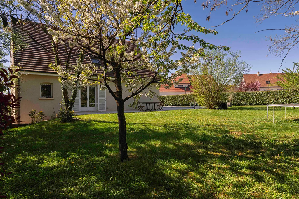 Jardin - Maison avec Piscine à Daix, Dijon
