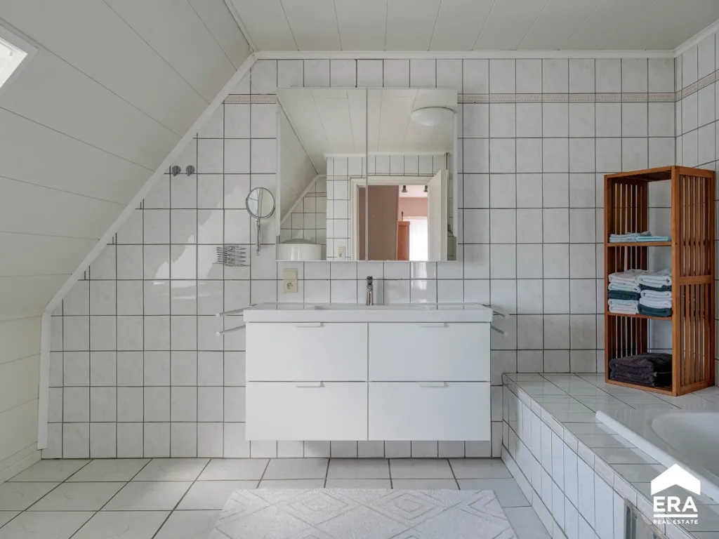 Salles de bain - Maison avec Jardin et Jacuzzi à Nieuwerkerken