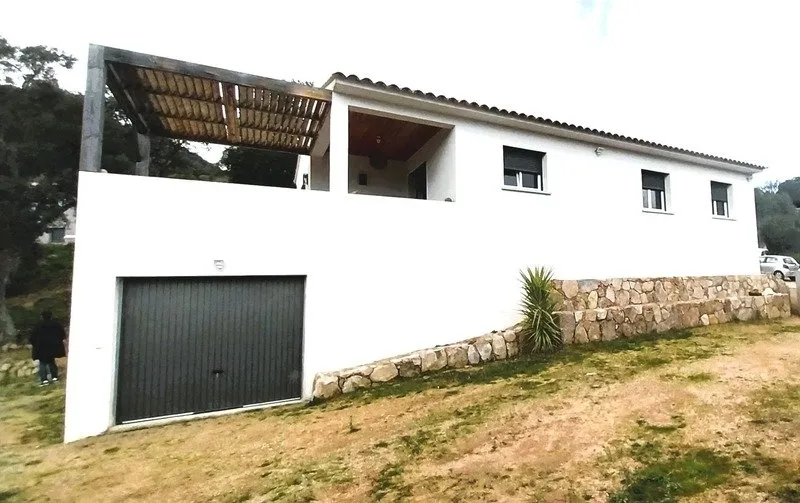 Extérieur - Villa Contemporaine avec Terrasse Sud à Sotta