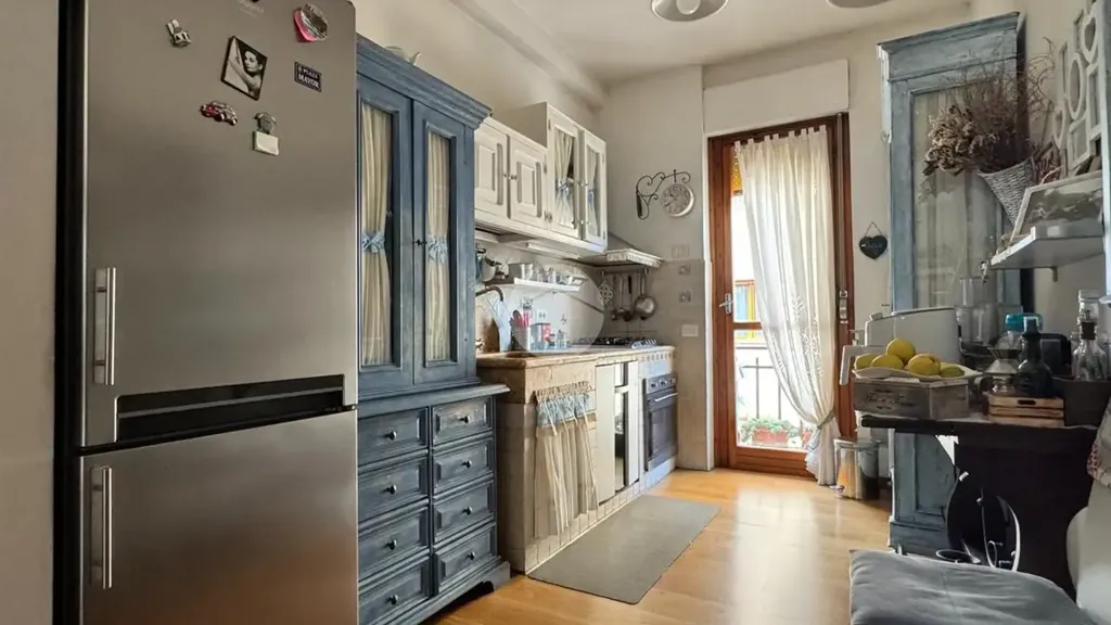 Cuisine - Rustic-Style Apartment with Balcony in Florence