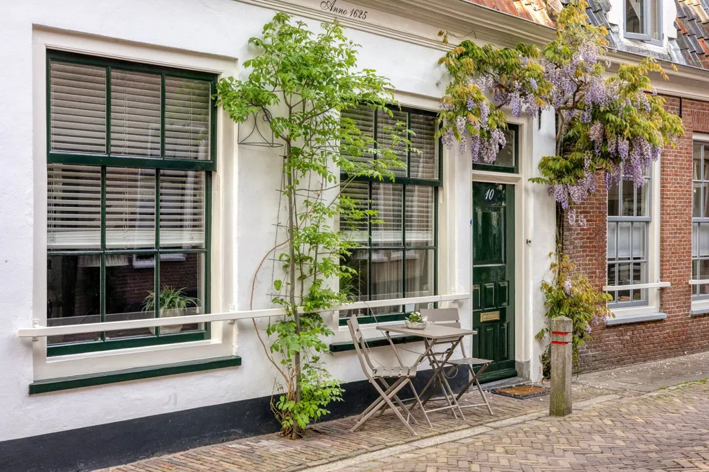 Välivaade - Monumental Canal House with Split-Level in Oudewater