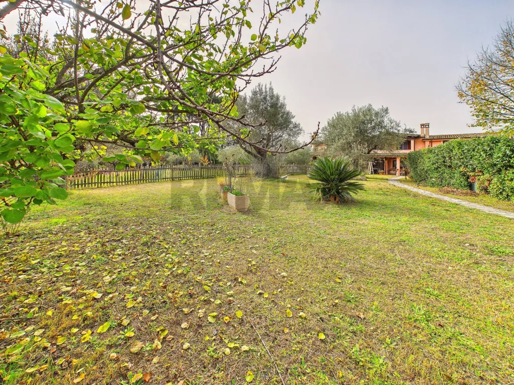 Giardino - Rustic-Style Semi-Detached Villa in Formello