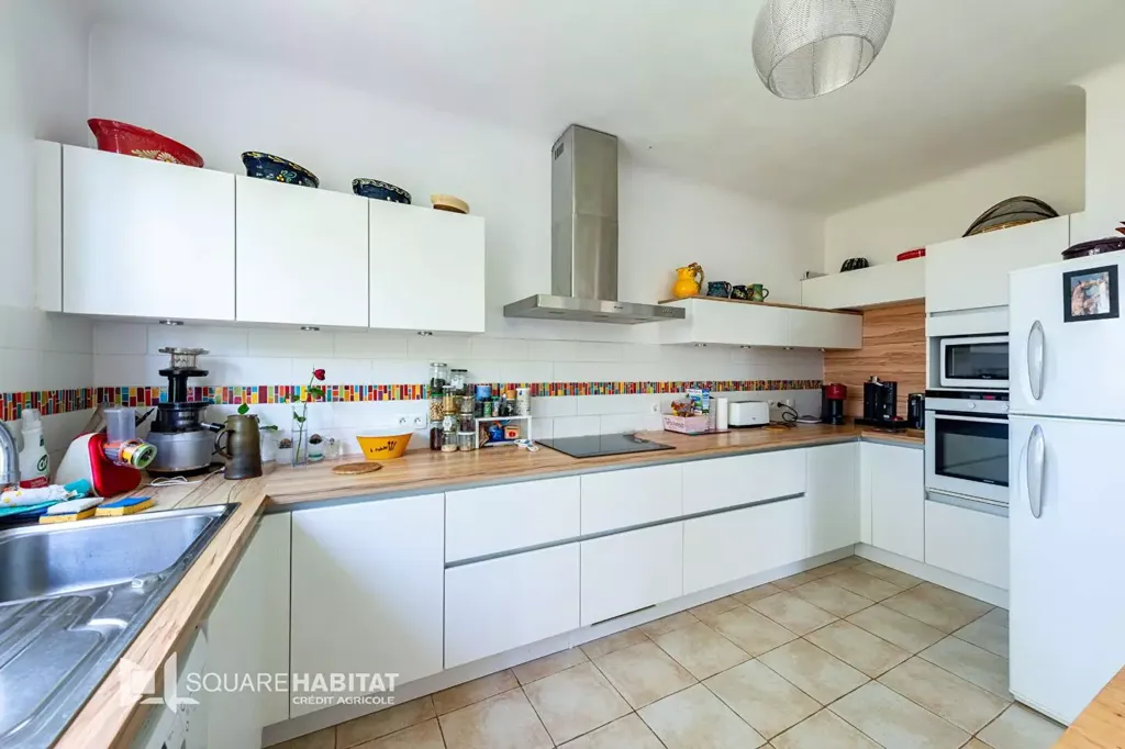 Kitchen - Family House with Pool in Montélimar