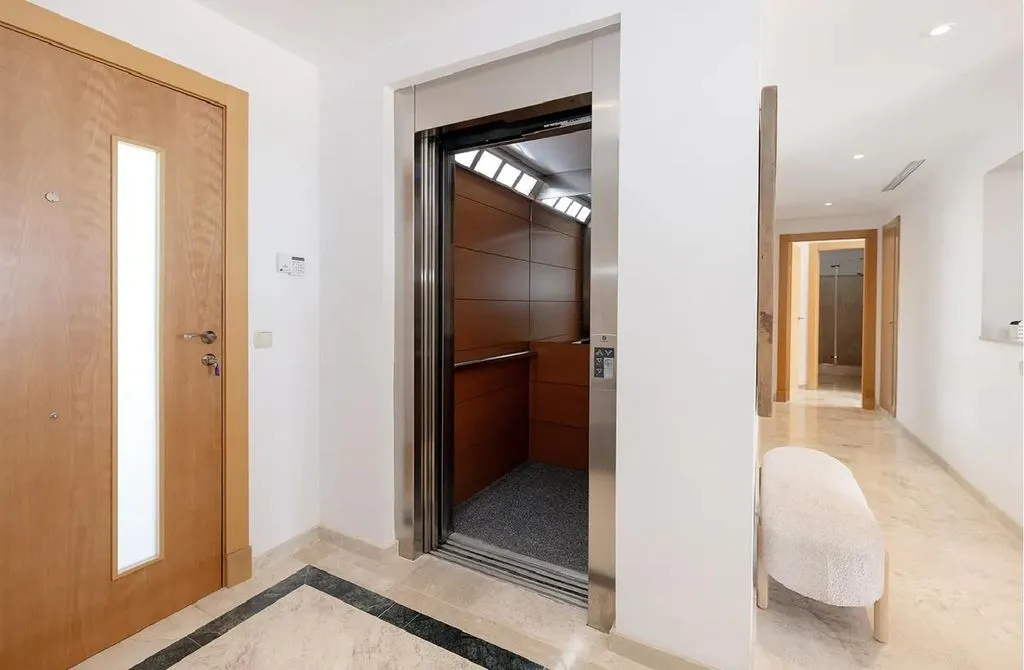 Hallway - Luxury Flat with Pool in Casares, Andalusia