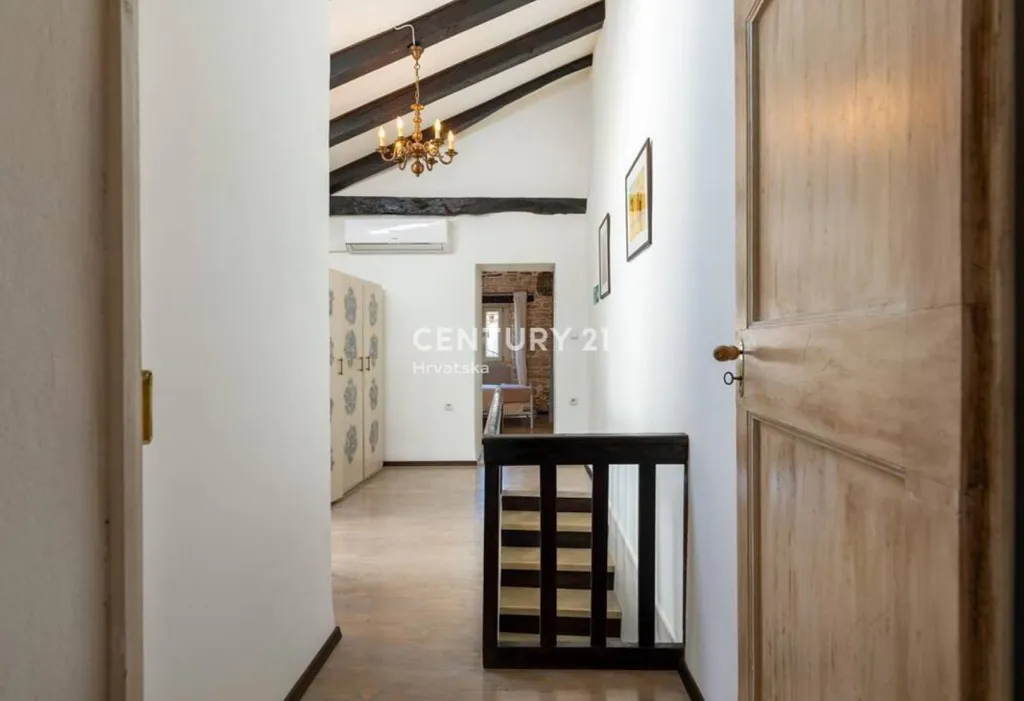 Entrée - Three-Bedroom House with Garden in Pazin Centre