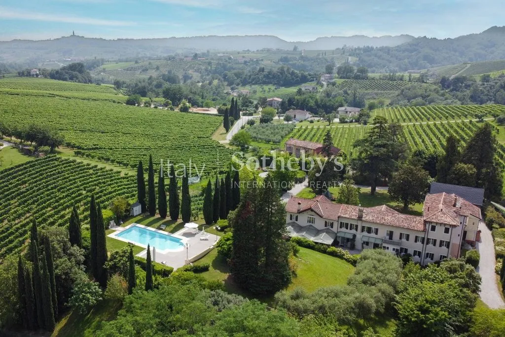 Vue aérienne - Historic Villa with Panoramic Pool in Vittorio Veneto