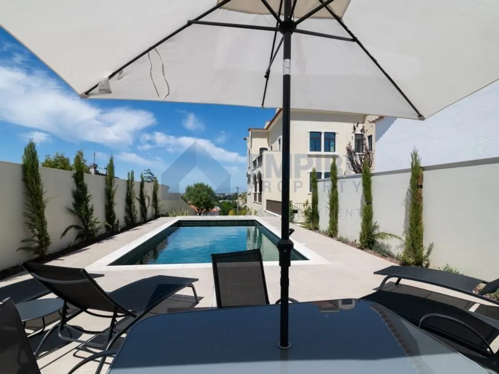 Piscina - Luxury Flat with Ocean Views in Monte Estoril