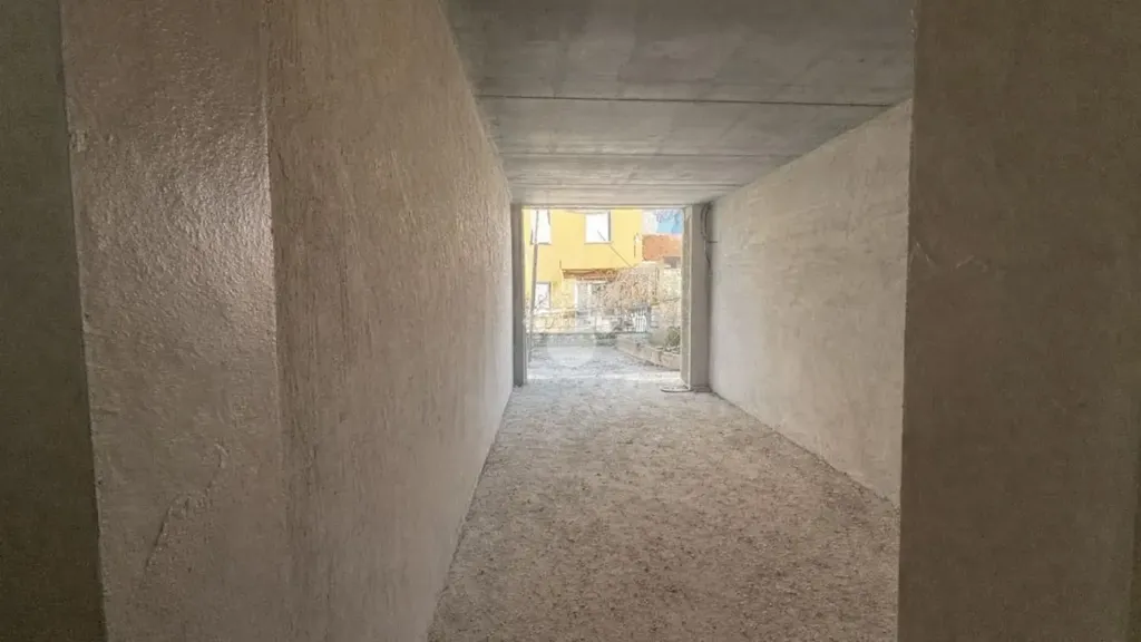 hallway_entrance