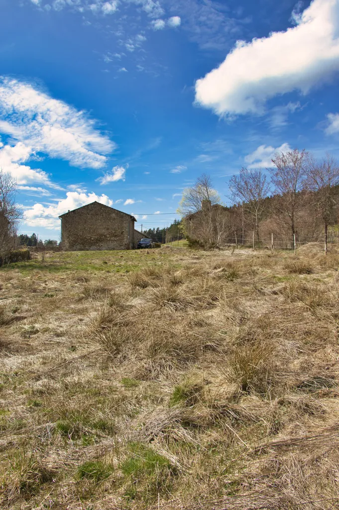 Aed - Constructible Plot in Montregard Hamlet
