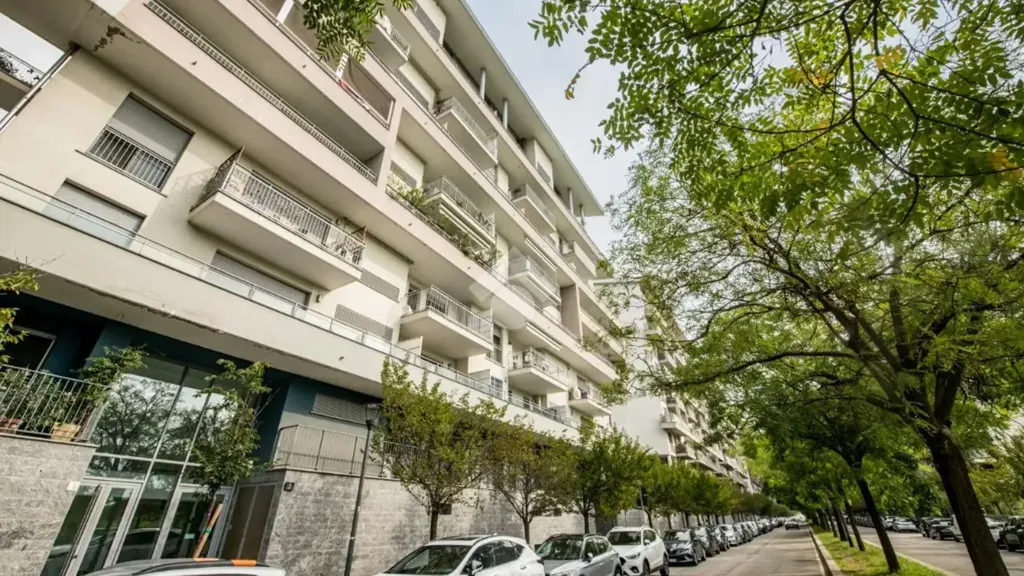 Exterior - Bright Bilocale with Terraces in Milan