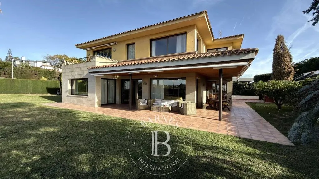 Välivaade - Luxury Villa with Pool in El Masnou