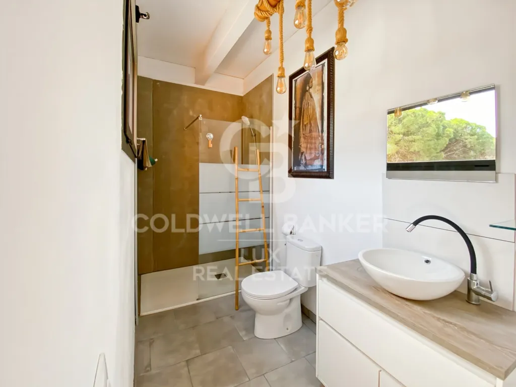 Vannitoad - Modern House with Beachfront in L'Escalà