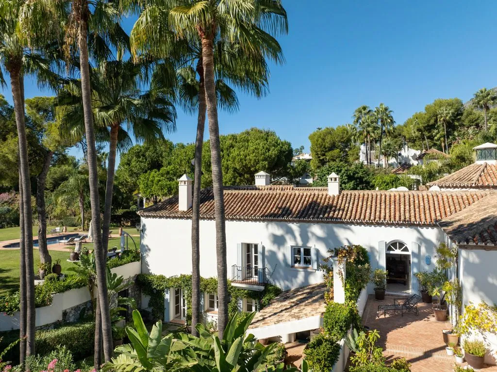 Exterior - Mediterranean Villa with Sea View in Marbella