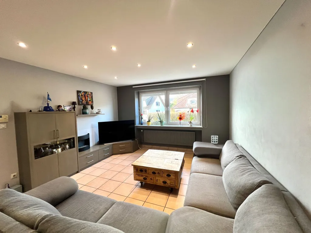 Séjour - Maison Lumineuse avec Jardin à Kayl
