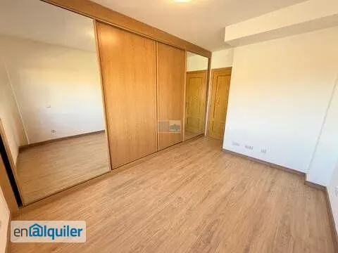 Chambres - Apartment with Garage in Lominchar