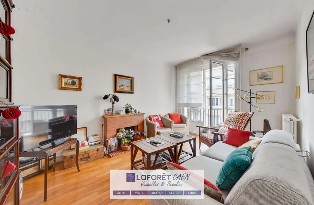Séjour - Appartement 3 Pièces avec Balcon au Centre de Caen