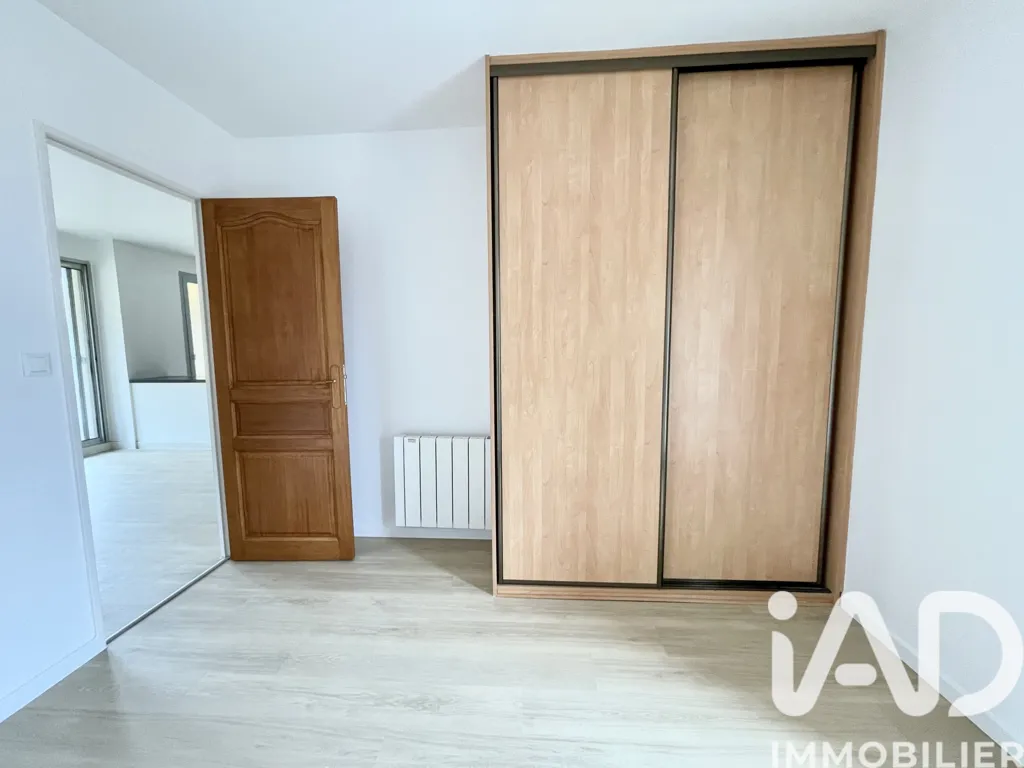 Bedrooms - Bright 2-Bedroom Apartment with Balcony in Narbonne