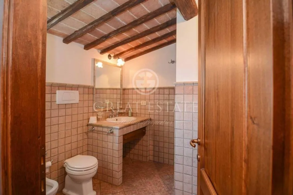 Bathrooms - Ancient Castle with Pool in Umbria