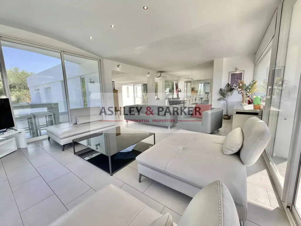 Salón - Contemporary Villa with Sea View in Le Cannet