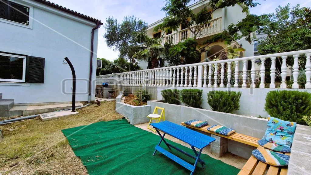 Jardin - House with Sea View and Pool in Kruševo