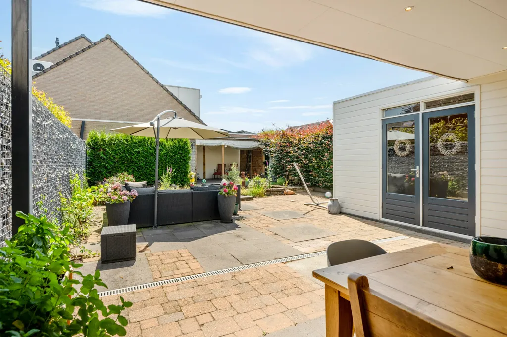 Terrass - Spacious House with Deep Garden in Born