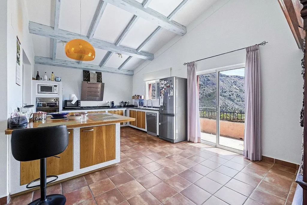 Cuisine - Villa with Pool and Terrace in Callosa d'En Sarrià