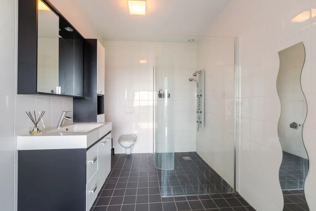 Salles de bain - Penthouse with View in Amsterdam West