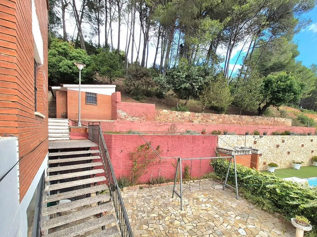 Bassein - Chalet with Pool and Terrace in Cervelló