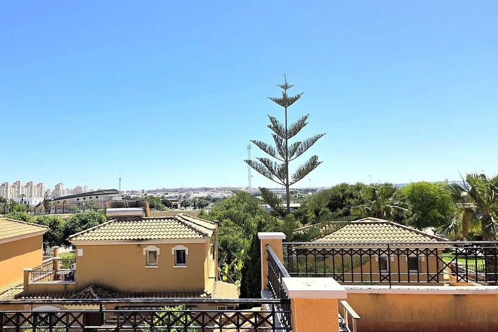 Balcon - Semi-detached House with Pool in Nueva Torrevieja