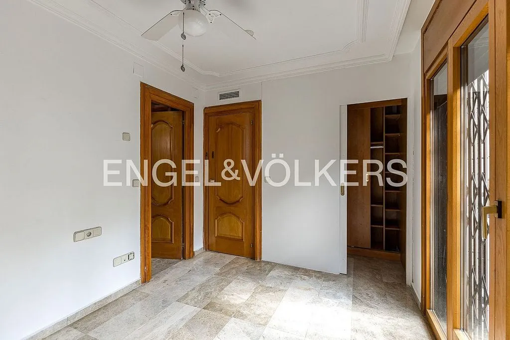 Flur - Señorial House with Pool in Sant Just Desvern