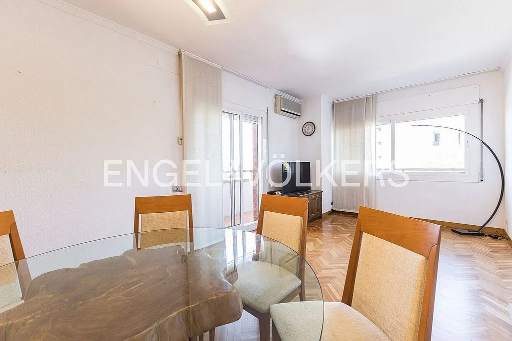 Apartment with Pool in La Maternitat i Sant Ramon