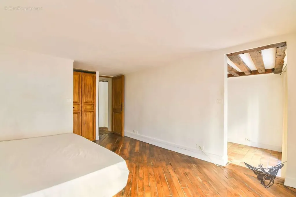 Chambres - Appartement Ancien avec Cuisine Ouverte 10ème Arrondissement
