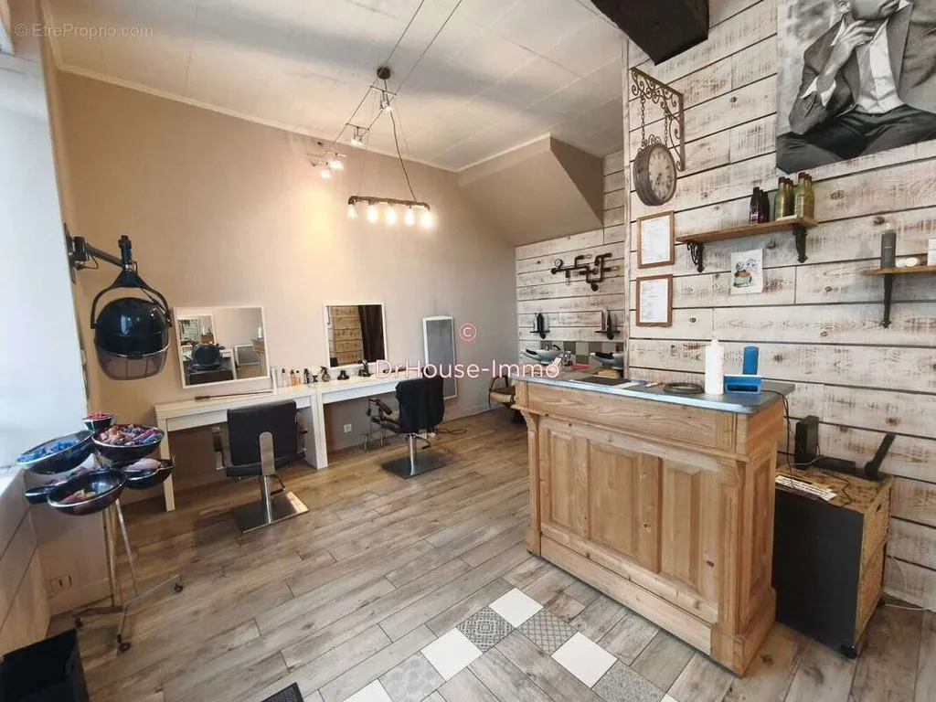 Pièces - Salon de Coiffure avec Appartement à Ledeuix