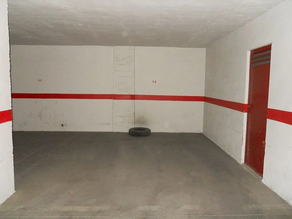 Garage - Modernised Flat with Terrace in Monumental City Centre