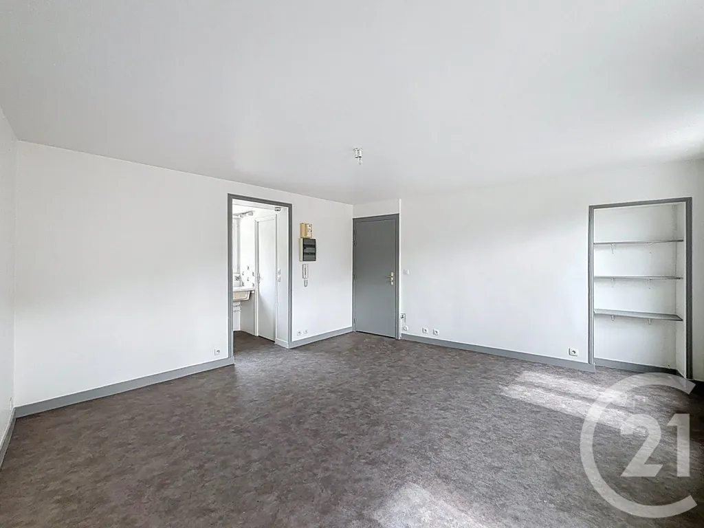 Pièces - Appartement F1 avec Vue Sud au Centre de Montfermeil