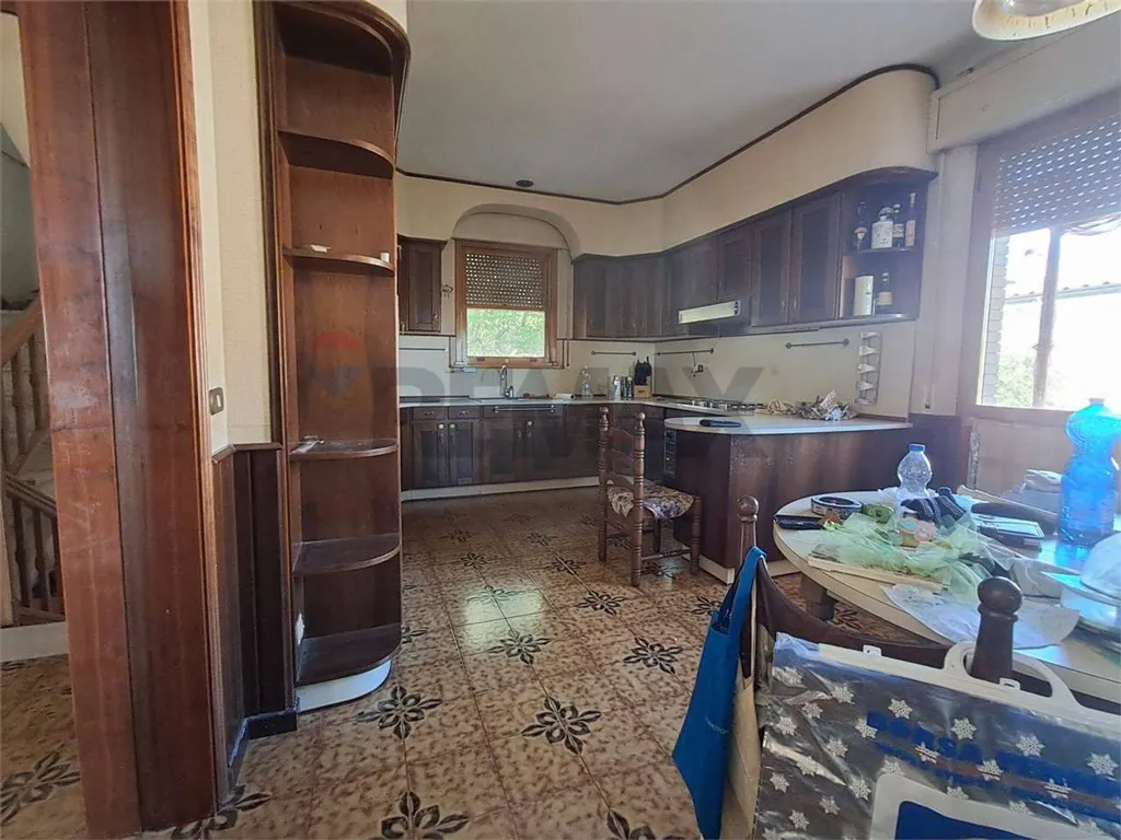 Köök - Villa with Terrace in Serravalle