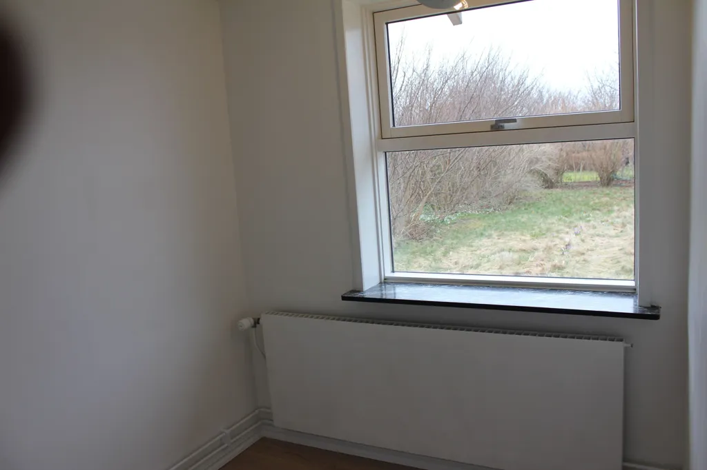 Toad - Red Brick House with Balcony in Hirtshals