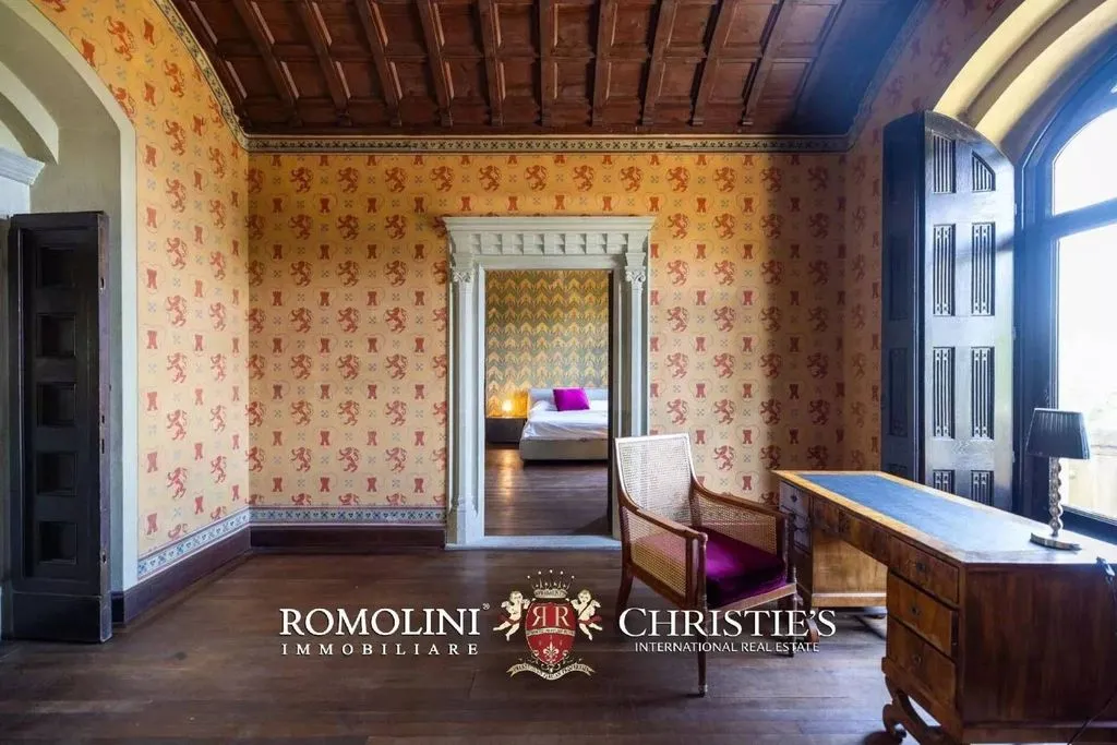 Bureau - Neo-Gothic Castle with Park in Reggello, Tuscany