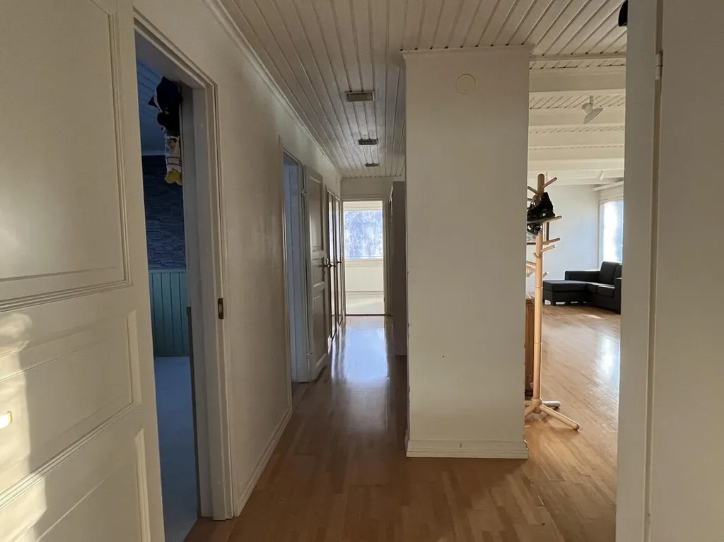 hallway_entrance