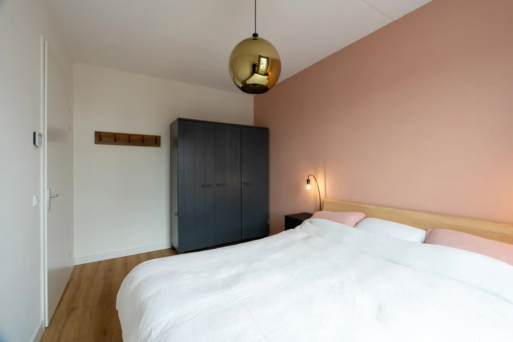 Magamistoad - Modern Terraced House with Waterfront in Zeewolde