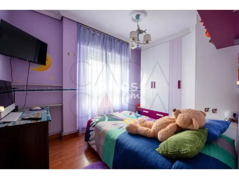 Magamistoad - Third Floor Flat with South-Facing Views in Santander