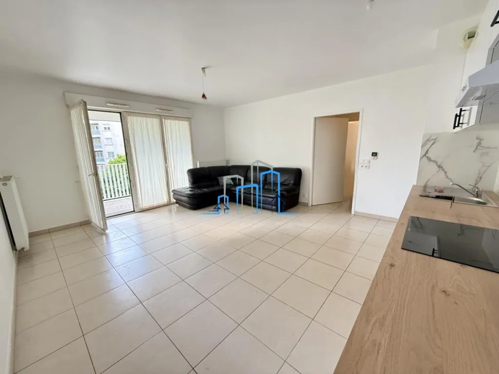 Soggiorno - Meubled Flat with Balcony in Aubervilliers