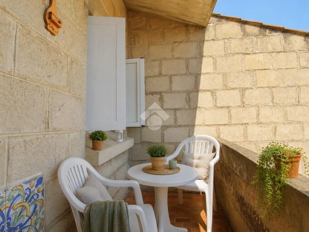 Balcone - Fully Rented Trilocale with Balcony in Capo Piccolo
