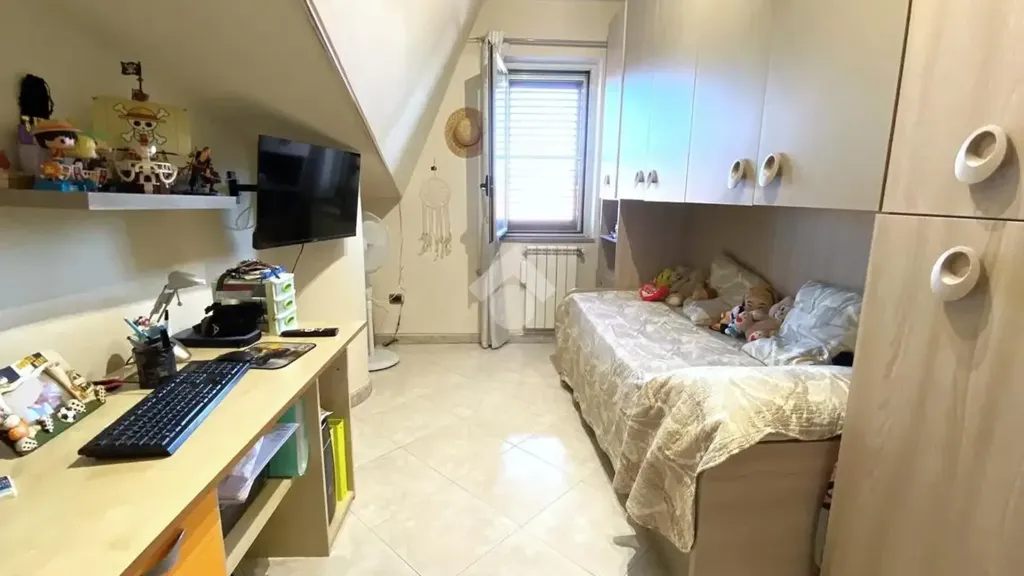 Camere da letto - Appartamento con terrazzo in parco ad Acerra