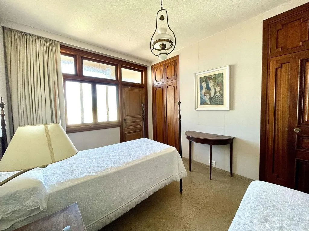 Chambres - Apartment with Terrace in Maó Centre