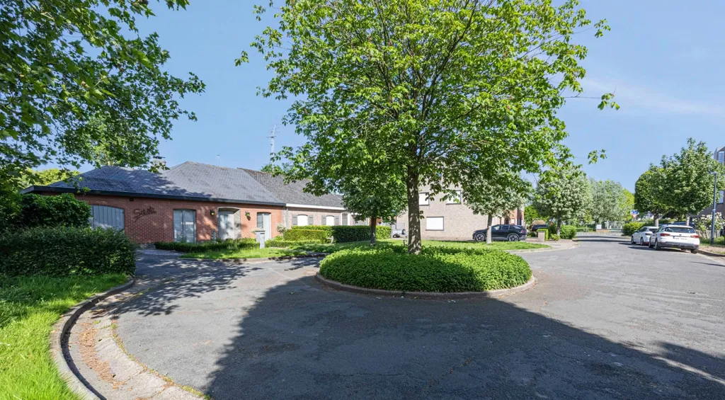 Välivaade - Half-Open House with Garden in Assebroek