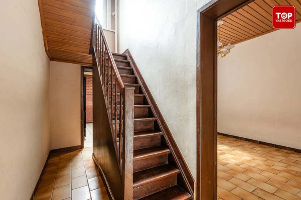 Toad - Historic House with Basement in Gent