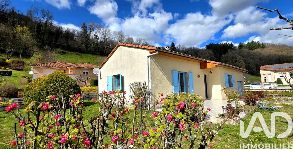 Extérieur - Maison de Plain-Pied avec Jardin à Saint-Simon